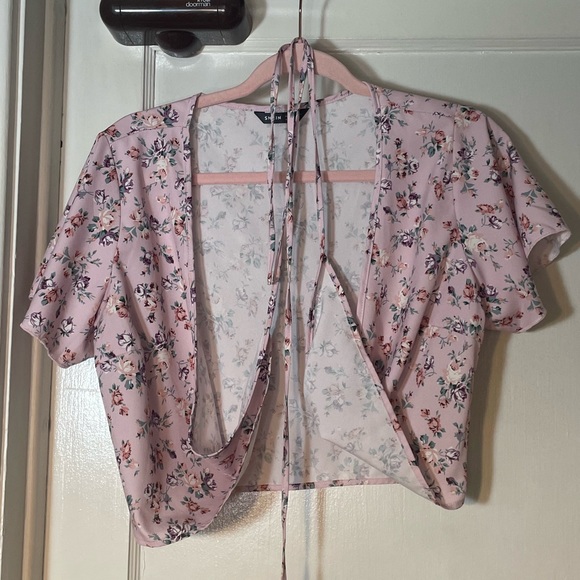 NWOT SHEIN floral crop top size M - Picture 1 of 3